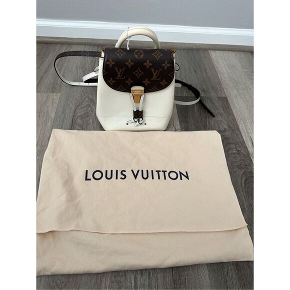 Louis Vuitton Patent Monogram Hot Springs Backpack Snow - Picture 14 of 16